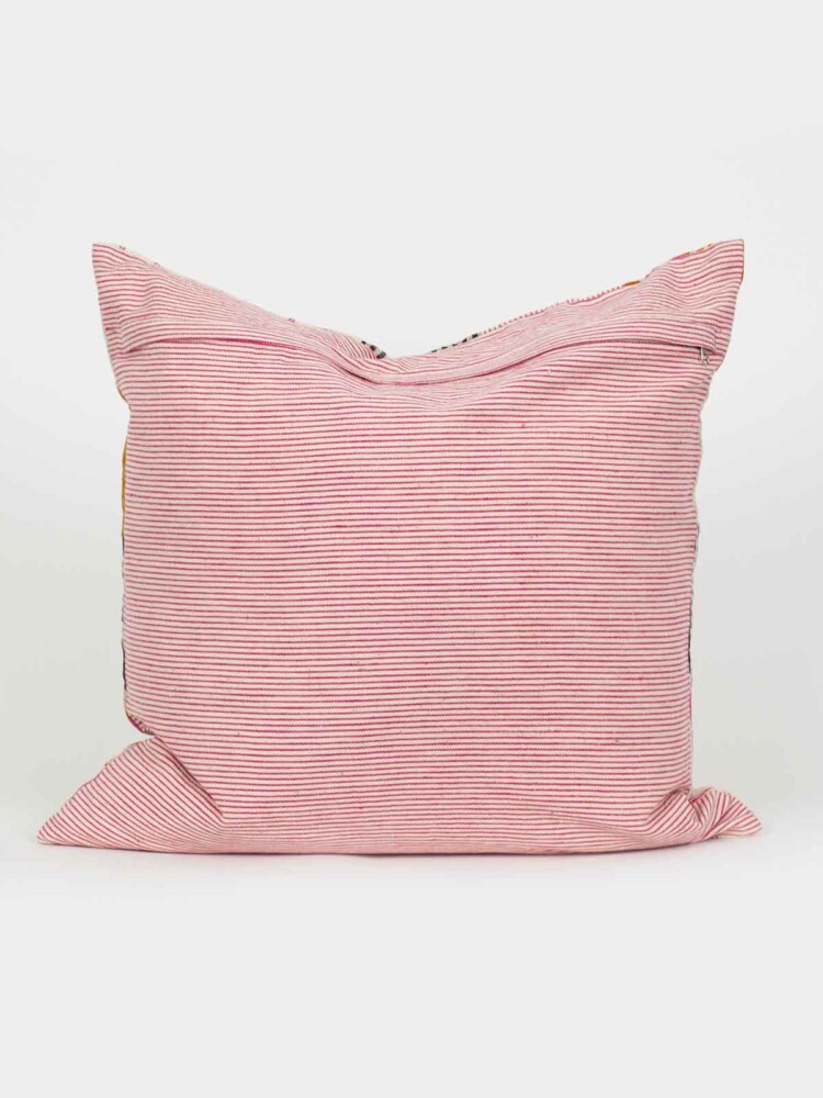 afroart, Fairtrade Kissen, Wohneinrichtung, Wohnausstattung, buntes Wohninneres, buntes Kissen, Kissen mit Streifen, Guatamala, schwedisches Design, Patch pink