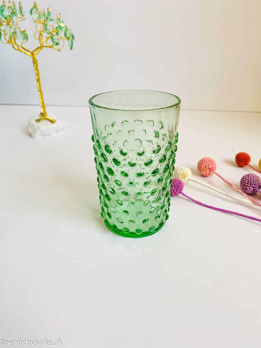 Remix von Sofie, anna von Lipa Igelwasserglas, anna von Lipa, anna von Lipa Igelglas, Igelglas, Wasserglas, Trinkglas, Glas in Igelglas, Hognailglas, hellgrün