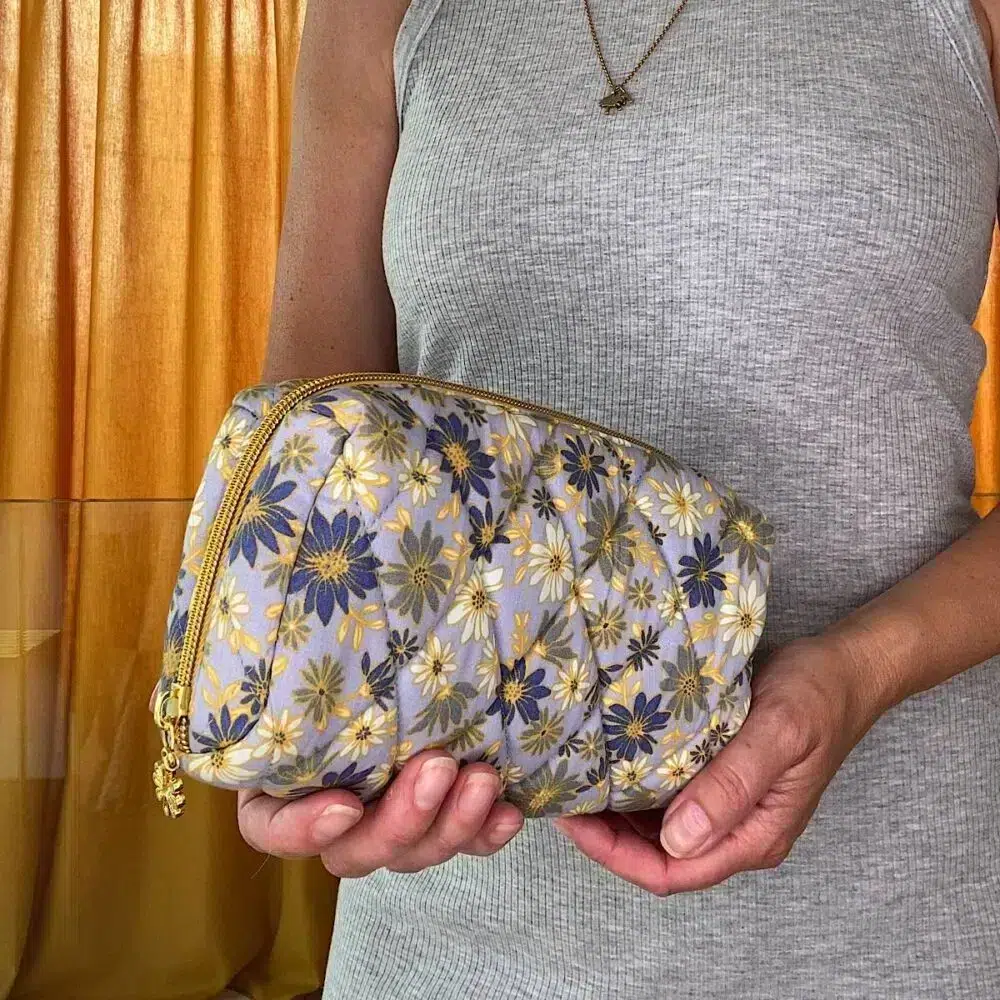 Remix von Sofie, Mitomito, Beauty, Blumendruck, gesteppte Make-up-Tasche, Make-up-Tasche, Make-up-Tasche mit Blumendruck.