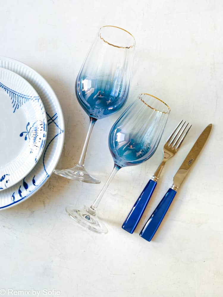 Rotweinglas, Glas Rotwein.Gold Rand 24 Karat, Wein Glas blau mit Gold, Champagner Glas, Glas mit 24 Karat Gold, Tisch-Einstellung, Interieur, Remix von Sofie