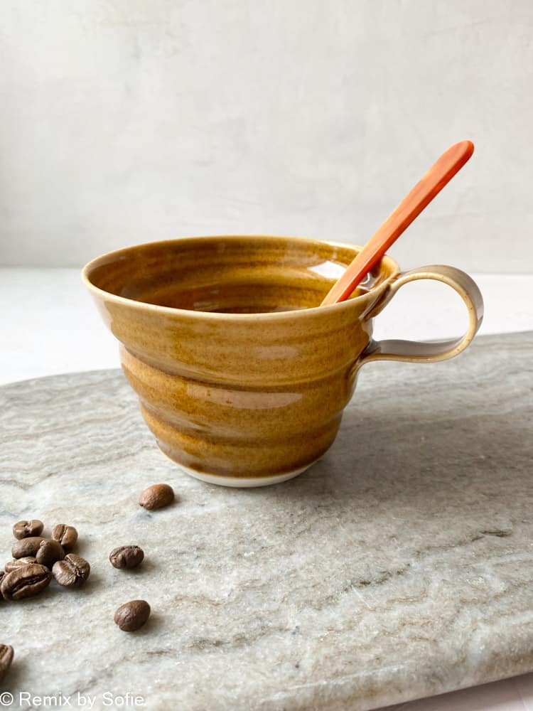 rikke maglesen Keramik, Porzellantasse, Kaffeetasse, Tasse, pastellfarbene Tasse, Kaffeetasse, Teetasse.