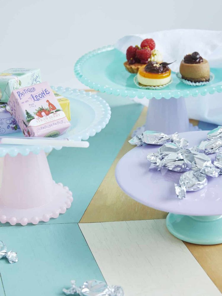 Schicht Kuchen Tablett, Gericht zu Fuß, Kuchen Tablett zu Fuß, Kuchen Tablett, miss Öl, Remix von Sofia,