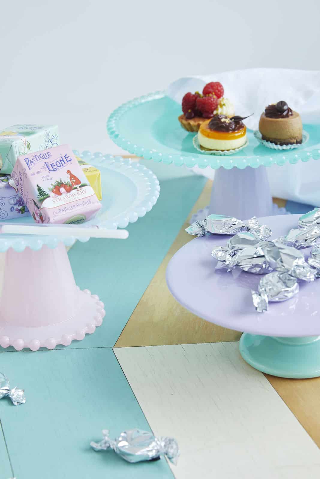 Schicht Kuchen Tablett, Gericht zu Fuß, Kuchen Tablett zu Fuß, Kuchen Tablett, miss Öl, Remix von Sofia,