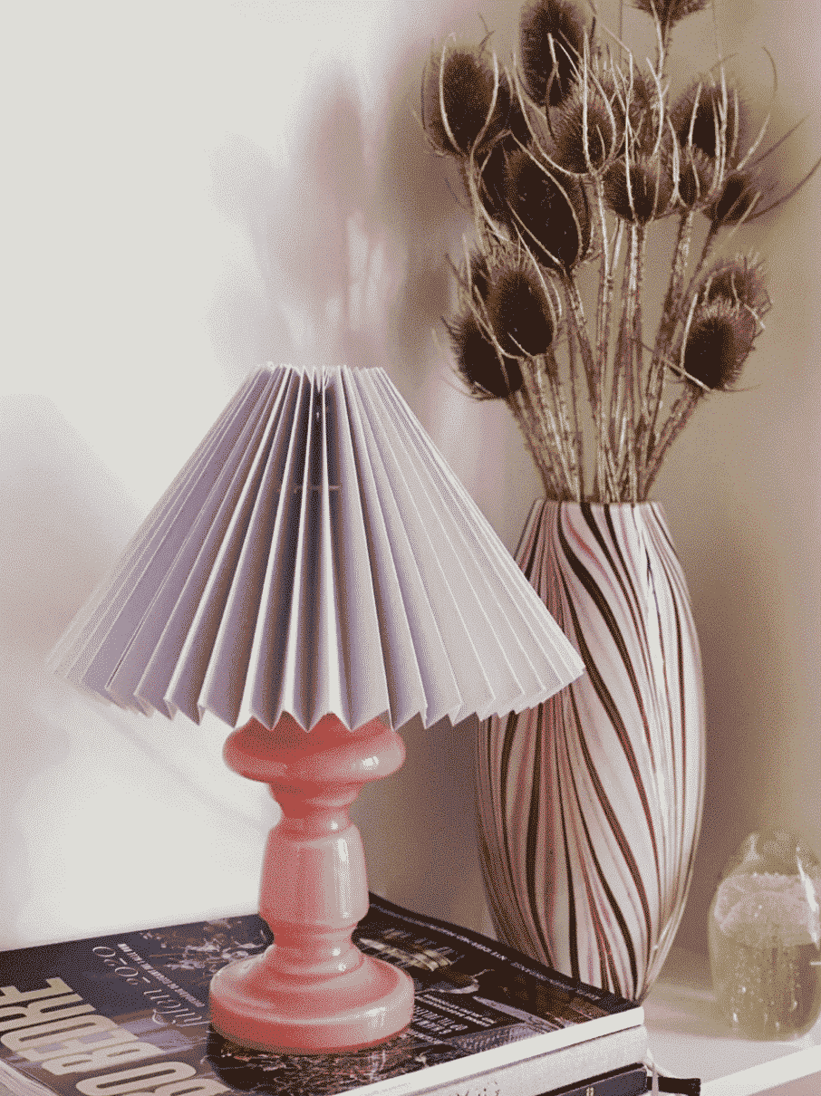 Remix von Sofie, rosa Rose, rosa Rosen, Tischlampe, Opallampen, Opallampe, rosa rosa Lampen, dänische Desinglampe, Mundgeblasene Lampen, Tischlampen, farbige Lampen, farbige Lampen