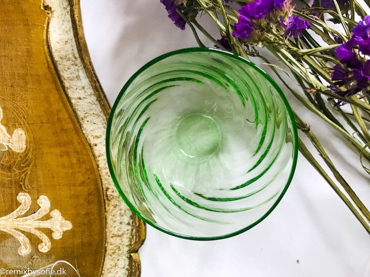 Anna von lipa Swirl Glas in hellgrün