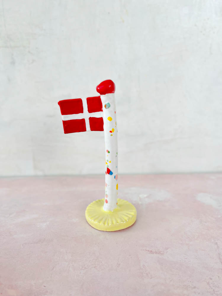 Flagge aus dem Tonspiel, Flagge aus der Löwenhöhle, Dansebrosflag, Flagge aus Keramik