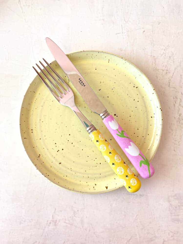Teller, Frühstücksteller, Dessertteller, Teller, handgedrehte Platte, handgemachte Keramik, Keramikplatten, Keramikplatten, Remix von Sofie, Tischeinstellung, Trine lise Keramik, Trine lise Keramik