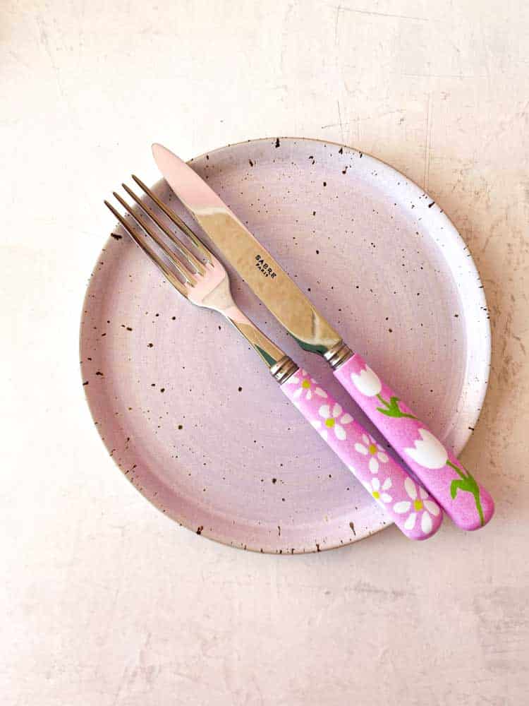 Teller, Frühstücksteller, Dessertteller, Teller, handgedrehte Platte, handgemachte Keramik, Keramikplatten, Keramikplatten, Remix von Sofie, Tischeinstellung, Trine lise Keramik, Trine lise Keramik