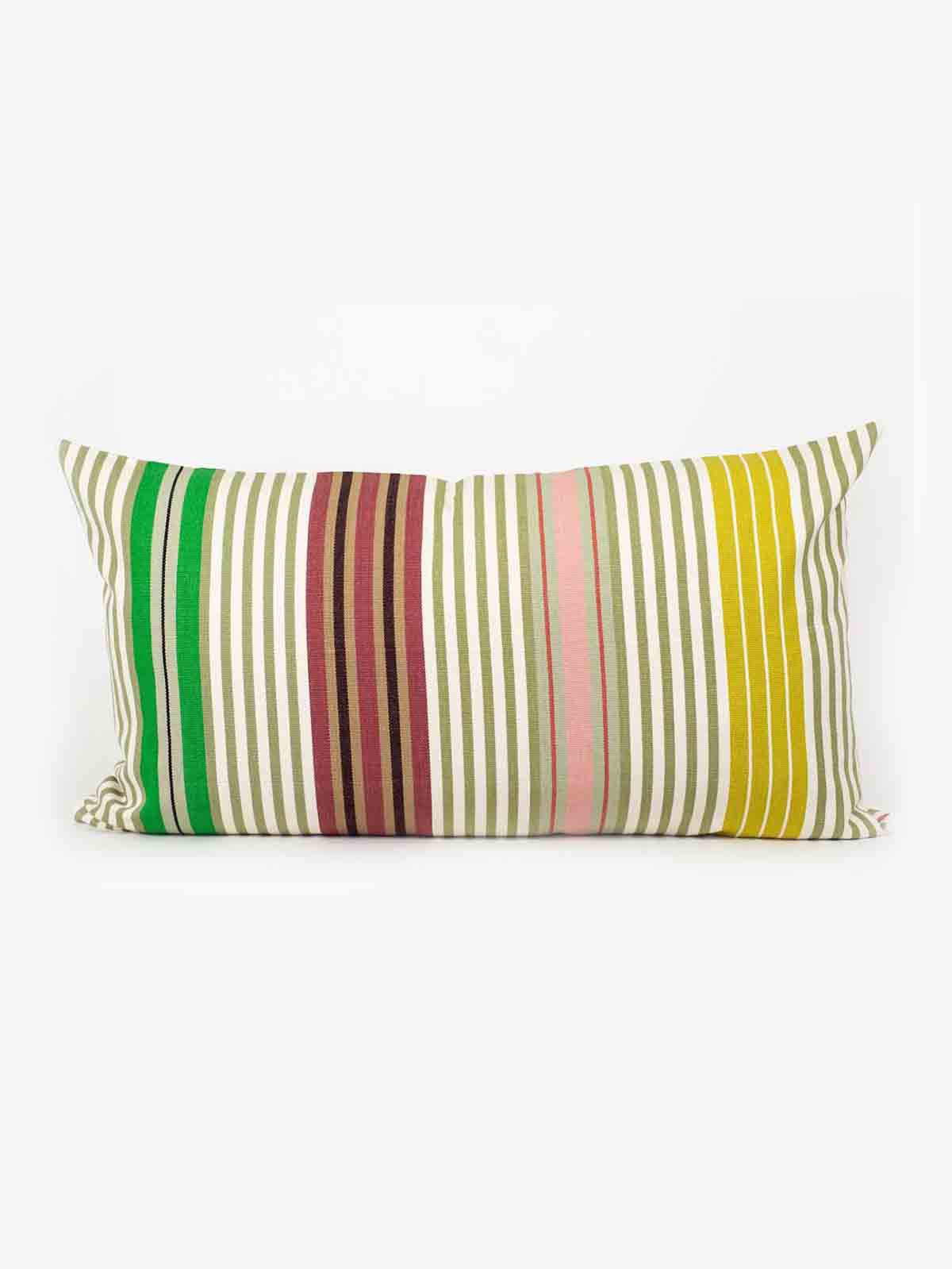 afroart kissen, afroart kissen, afroart, fairtrade kissen, home decor, home interior, remix von sofie, bunte home interior, bunte kissen, kissen mit streifen, guatamala, schwedisches design,afroart, fairtrade kissen, home Inneneinrichtung, Inneneinrichtung, bunte Inneneinrichtung, fiifi Kissen grüner Streifen