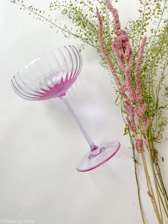Lyon Champagnerschale in lila, Remix von Sofia, Anna von Lipa, Champagnerschale, Champagnerschale, Champagnerglas, Partyglas.