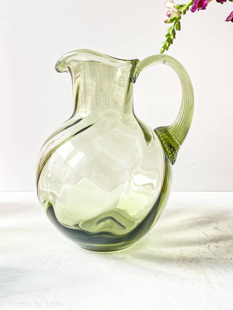 swirlande, Kanne mit Wirbel, Beryl, anna von lipa, Wirbelkanne, Glaskrüge, mundgeblasene Kanne, Glaskrüge, Anna von lipa glass, anna von lipa dealer, Remix von sofie