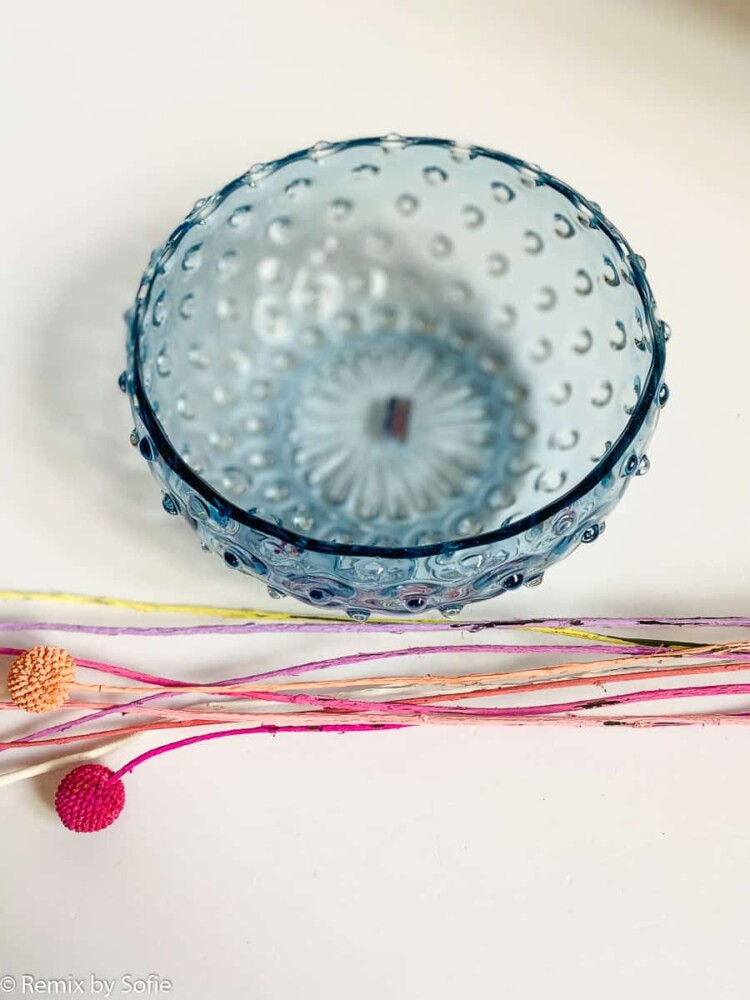 Anna von Lipa, Schale aus Porkupinglas, Schale 17 cm, Hobnailglas, Bohemianglas, handgeblasenes Glas, mundgeblasenes Glas.