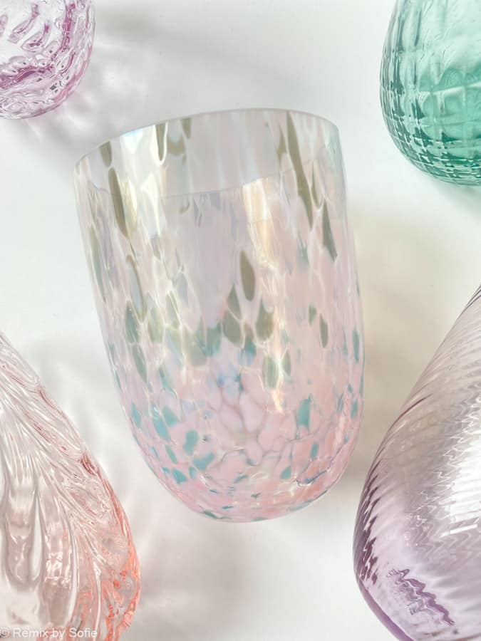 Konfettiglas rosa und türkis, Colorit, anna von lipa, Remix von Sofiemundblostglas, Konfetti, Glasmalerei, Opalglas, Opalglas, Geburt,anna von lipa mix & match, swil glass, wawe glass, Harlekinglas, Tumbler, Wasserglas, Trinkglas, Trinkglas, Colorite