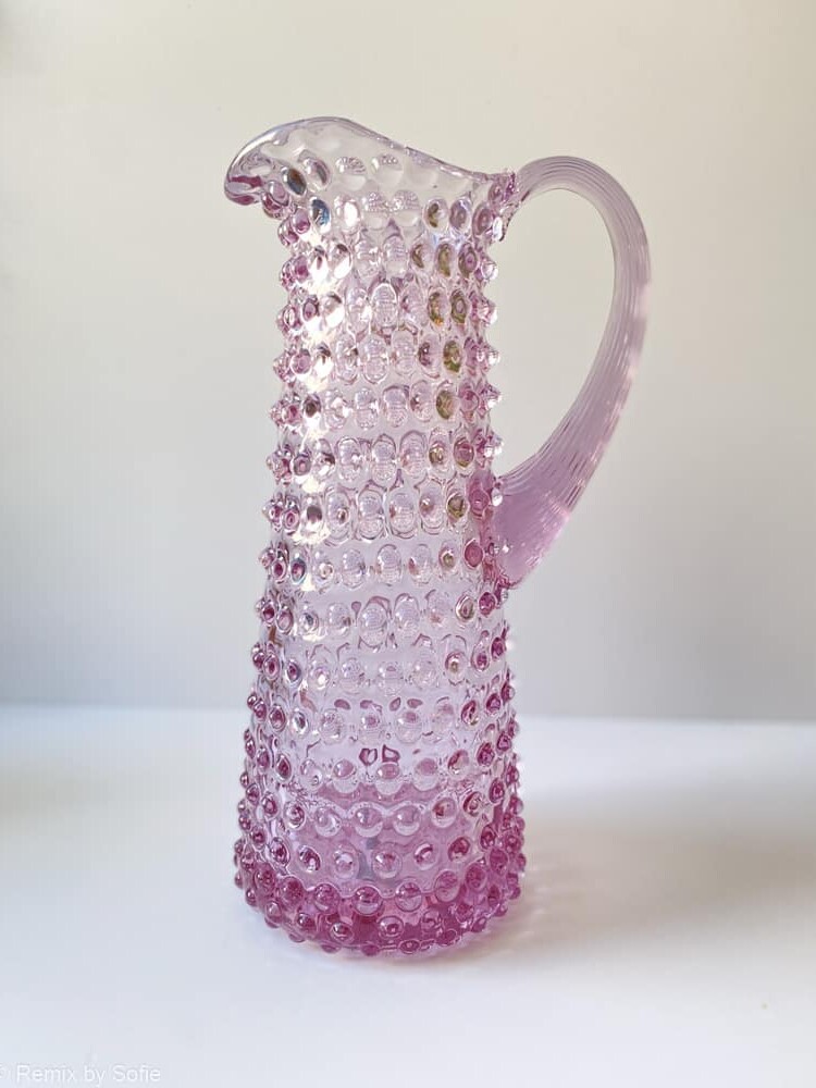 hellviolett, Neodym-Krug, lila Igelkrug, rosa Krug, Krug, Tischbezug, Wasserkrug mit Griff, Remix von Sofie, anna von lipa Krug, anna von lipa Igelkrug, Igelkrug, Igelkrug, Igelkrug Kanne, Hobnail Kanne, Hobnail Glas, Igel Glas Kanne, andere von Lipa hohen Krug, Eiffel Krug, andere von Lipa Glas, andere von Lipa Händler