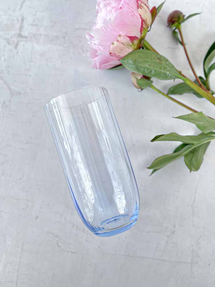 Longdrink Bambus hellblau, anna von lipa glass, anna lipa retailer, farbiges Glas, mundgeblasenes Glas, Glas trinken, Glas trinken, Longdrink, Glas trinken, großes Wasserglas,