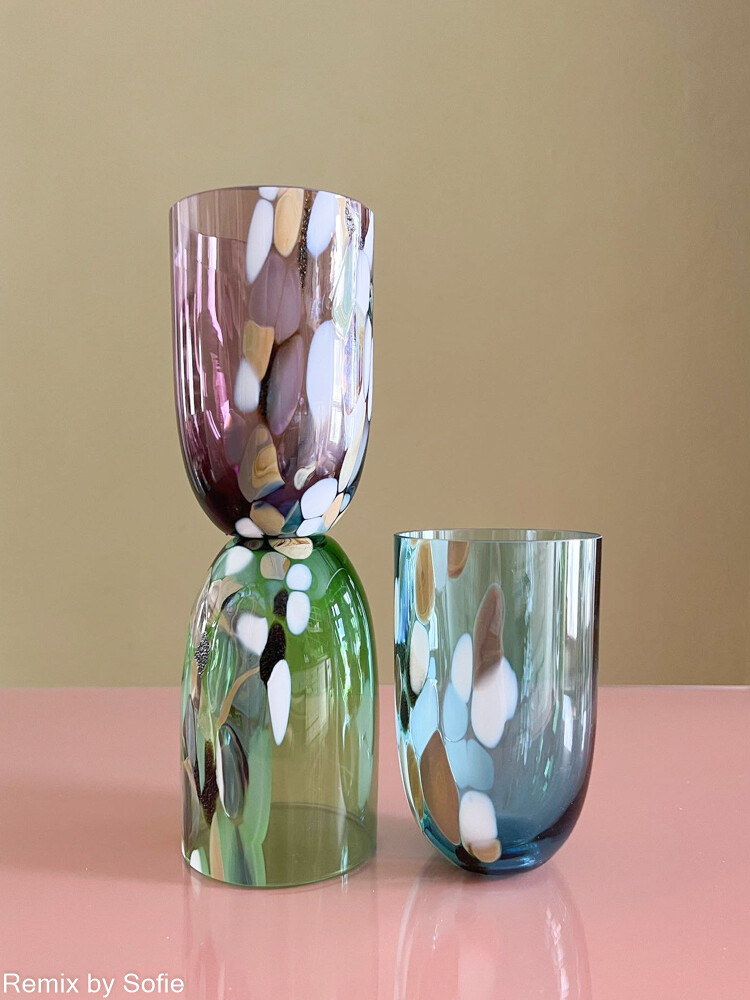 anna von lipa, anna von lipa splash glass, anna von lipa glass, anna von lipa trinkglas, wasserglas, confetti glass, glasmalerei, mundgeblasenes glas, marmorglas, borenverkleidung, gehäuse, innen, anna von lipa splash und confetti Glas, Spritzwasser