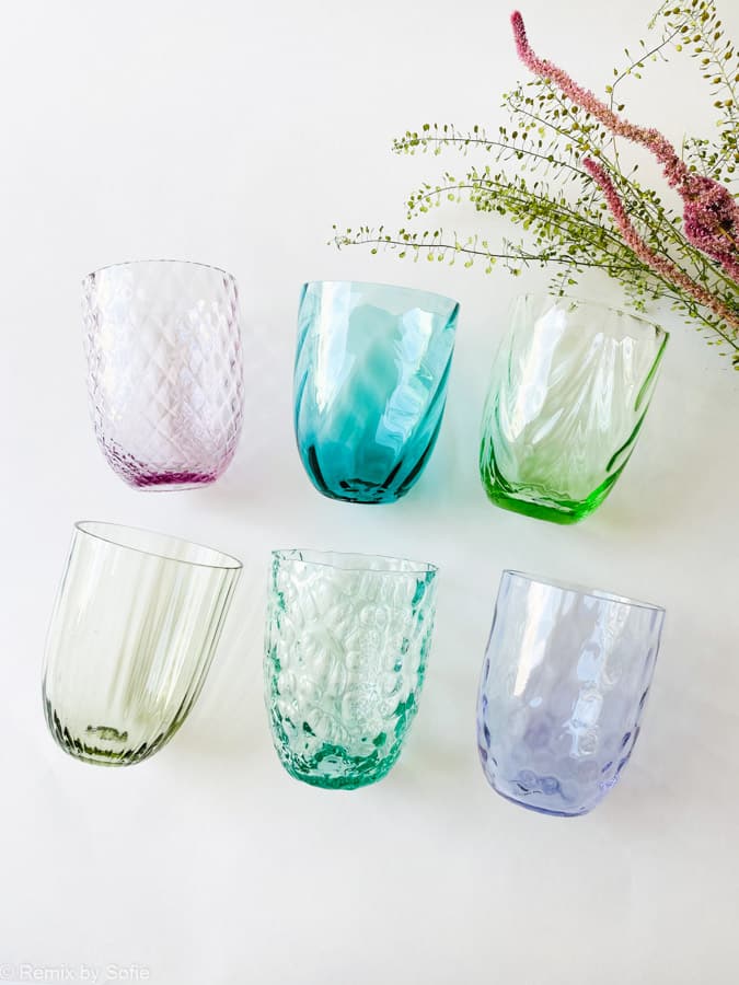 Anna von lipa, Remix von Sofie, Anna von lipa glass, handgeblasenes Glas, handgeblasenes Glas, Trinkglas, Wasserglas, farbiges Glas, Mix- und Mattckglas, Mix & Mattckglas, Becher, Watglas, Wirbelglas, Harlekinglas, Spiralglas, Bambusglas, Olivenglas, Tischbezug, anna von lipa glass, anna von lipa retailer