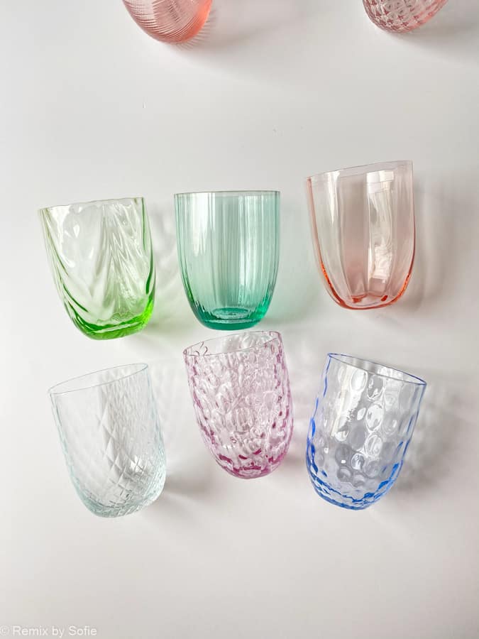 Anna von lipa, Remix von Sofie, Anna von lipa Glas, handgeblasenes Glas, Handgeblasenes Glas, Trinkglas, Wasserglas, farbiges Glas, Mix & Matck Glas, Mix & Matck Glas, Becher, Wawe Glas, Wirbelglas, Harlekin Glas, Spiralglas, Bambusglas, Olivenglas, Tischbezug, anna von lipa glass, anna von lipa retailer