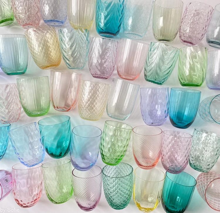 Oliven in blauer Rauch, Olivenglas, Bambusglas, anna von lipa mix & match, swil glass, wawe glass, harlekin glass, tumbler, wasserglas, trinkglas, farbiges glas, home innen, tischbezug, glas aus anna von Lipa, anna von lipa dealer, remix von sofie