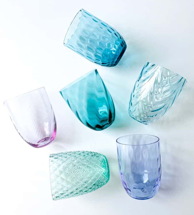 Anna von lipa, Remix von Sofie, Anna von lipa glass, handgeblasenes Glas, handgeblasenes Glas, Trinkglas, Wasserglas, farbiges Glas, Mix- und Mattckglas, Mix & Mattckglas, Becher, Watglas, Wirbelglas, Harlekinglas, Spiralglas, Bambusglas, Olivenglas, Tischbezug, anna von lipa glass, anna von lipa retailer