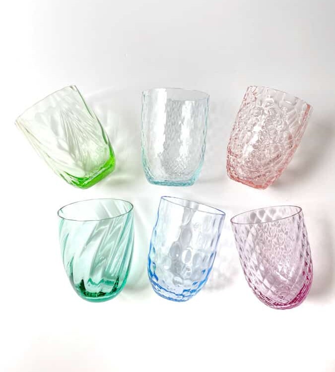 Anna von lipa, Remix von Sofie, Anna von lipa glass, handgeblasenes Glas, handgeblasenes Glas, Trinkglas, Wasserglas, farbiges Glas, Mix- und Mattckglas, Mix & Mattckglas, Becher, Watglas, Wirbelglas, Harlekinglas, Spiralglas, Bambusglas, Olivenglas, Tischbezug, anna von lipa glass, anna von lipa retailer