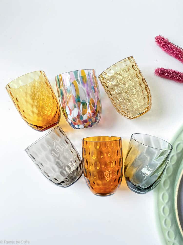 Anna Von Lipa, Remix von Sofie, Anna Von Lipa Glas, Handgeblasenes Glas, Handgeblasenes Glas, Glas, Trinkglas, Wasserglas, farbiges Glas, Mix- und Mattckglas, Mix & Mattckglas, Tumbler, Waweglas, Wirbelglas, Harlekinglas, Spiralglas, Bambusglas, Olivenglas, Tischbezug