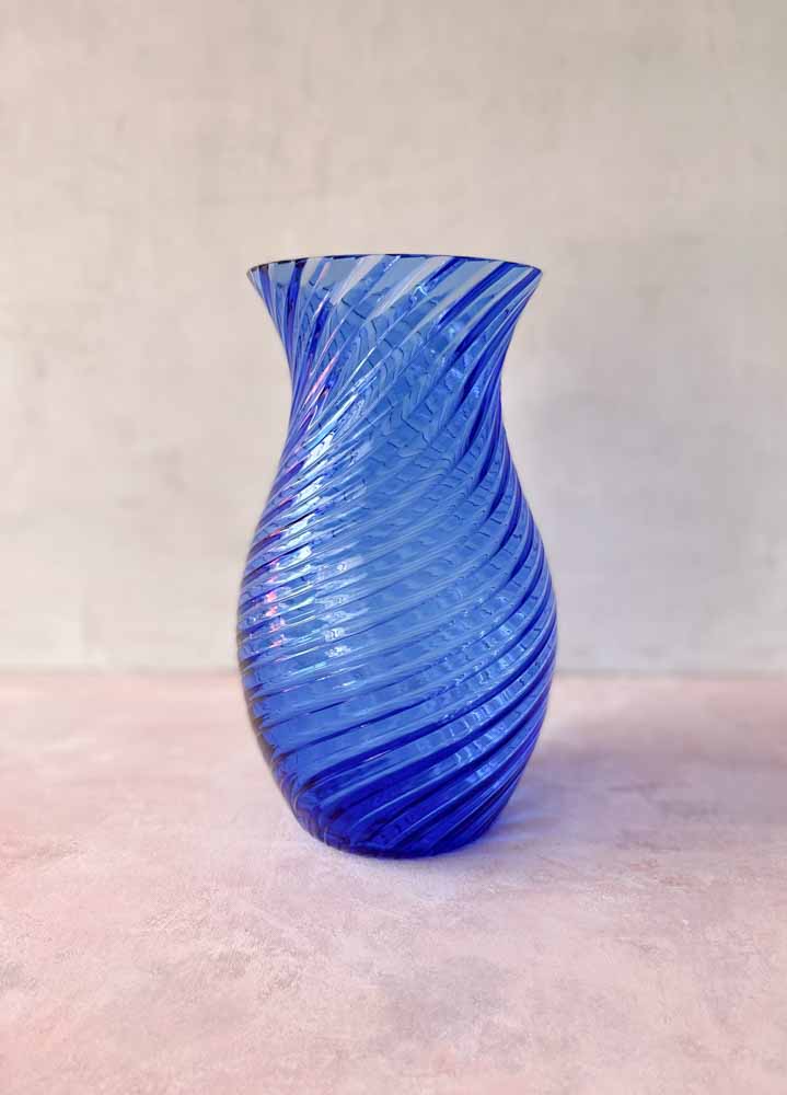 Anna von Lipa wirbelnde Vase in königlichem Blau