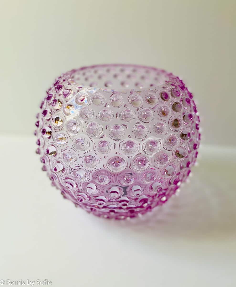 Anna von Lipa, Igelglas, Igelvase, Vase aus Igelglas, Hobnailglas, Hobnailglas