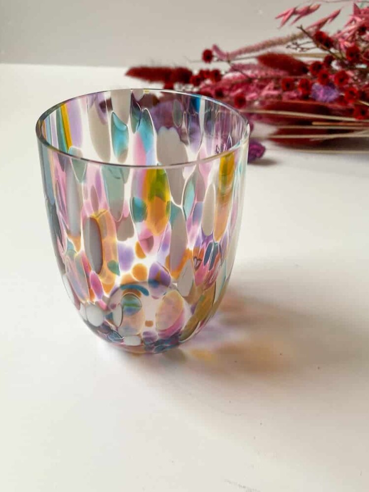 Spritzglas in türkis und violettmulticolor voll, Remix von Sofie, Mundglas, Glas mit Opalflecken, anna von lipa mix & match, swil glass, wawe glass, Harlekinglas, Becher, Wasserglas, Trinkglas, Trinkglas, Anna von lipa, multicolor, Spritzer, großer Spritzer,anna von lipa mix & match, swil glass, wawe glass, harlequin glass, tumbler, wasserglas, trinkglas, mundgeblasenes glas, glas mit opal spots, anna von lipa mix &match, swil glass, wawe glass, harlequin glass, tumbler, wasserglas, trinkglas, trinkglas