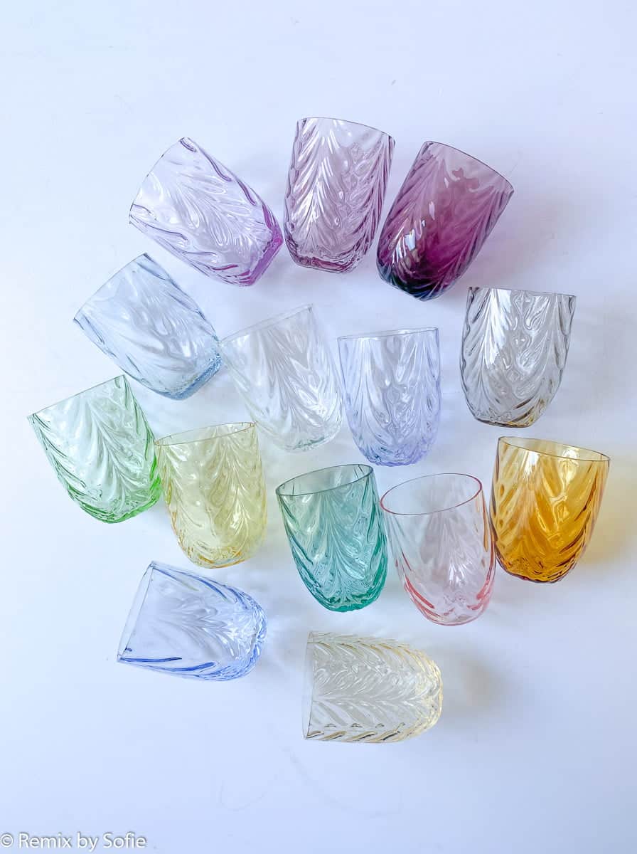 anna von lipa mix & match, swil glass, wawe glass, harlequin glass, tumbler, wasserglas, trinkglas, trinkglas, glasmalerei, innen, tisch, glas von anna von lipa