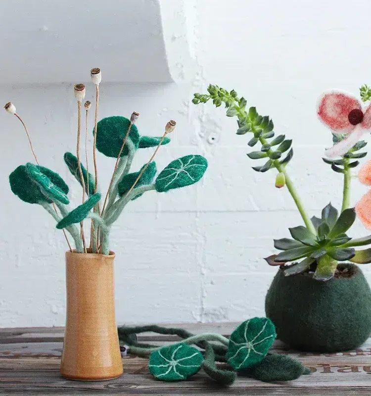 Remix von Sofie, aveva, Filz, Filzornamenten, Osterornamenten, Bio-Wolle, neue Eifer und, endlose Blume, Filzblumen, Filzblumen.