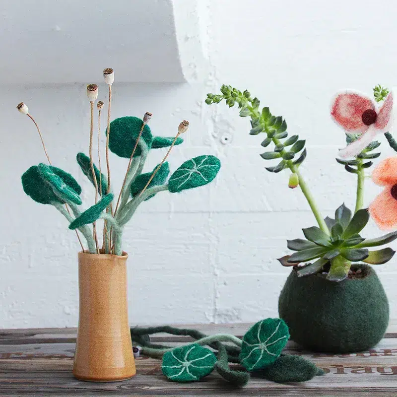 Remix von Sofie, aveva, Filz, Filzornamenten, Osterornamenten, Bio-Wolle, neue Eifer und, endlose Blume, Filzblumen, Filzblumen.