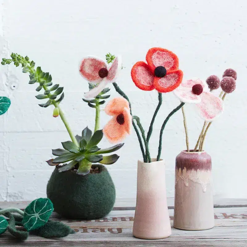 Remix von Sofie, aveva, Filz, Filzornamenten, Osterornamenten, Bio-Wolle, neue Eifer und, endlose Blume, Filzblumen, Filzblumen.