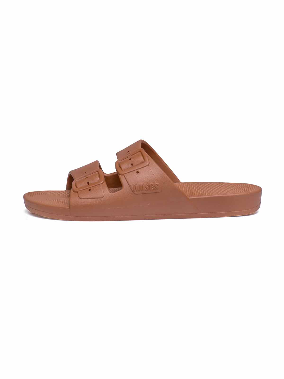 Remix von Sofie, Freiheitsmoosen, Sandalen, recycelte Plastiksandalen, recycelter Kunststoff, nachhaltige Mode, Flip Flops.