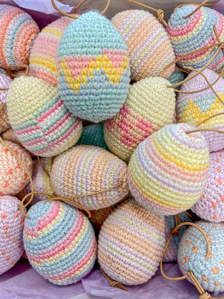Ostereier, Ostereier, gehäkelte Ostereier, Baumwolleier, gehäkelte Ostereier, Osterornamente, handgemachte Osterornamente.