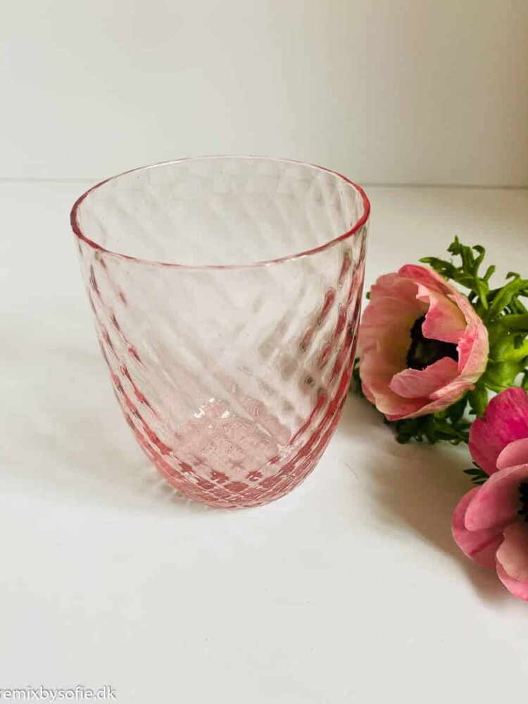 Harlequin Tumbler in rosa Anna von Lipa