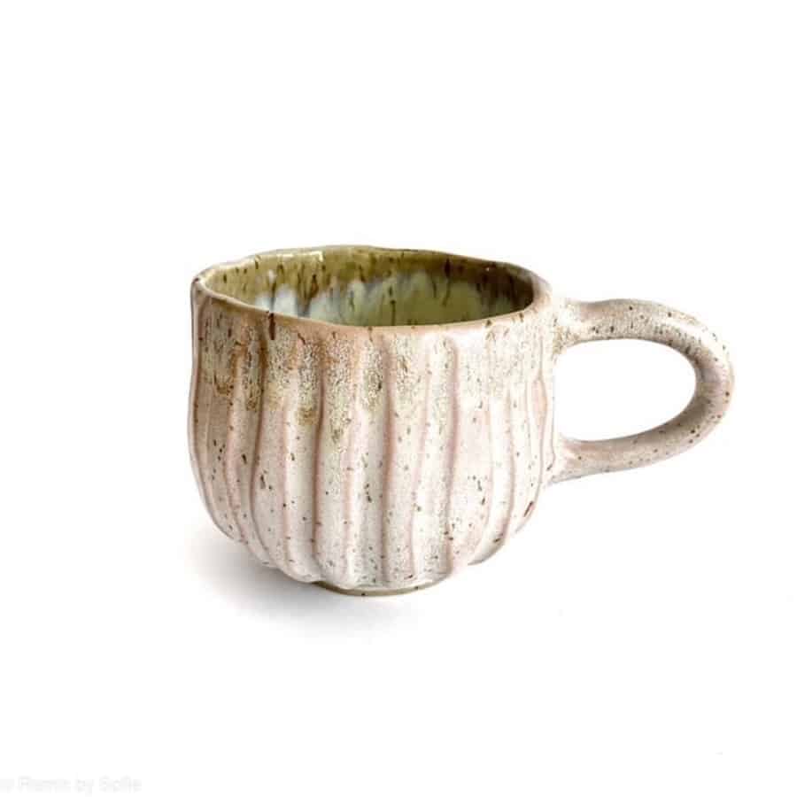 Schöne Tasse mit breiten Rillen in Minzblau, Tasse in Minzblau, Keramikbecher, Keramikbecher, gelbe Tasse, Remix von Sophie, Mia Limettenbirke.