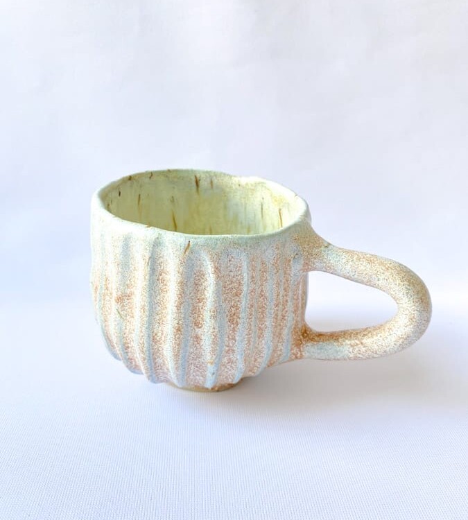 Schöne Tasse mit breiten Rillen in Minzblau, Tasse in Minzblau, Keramikbecher, Keramikbecher, gelbe Tasse, Remix von Sophie, Mia Limettenbirke.