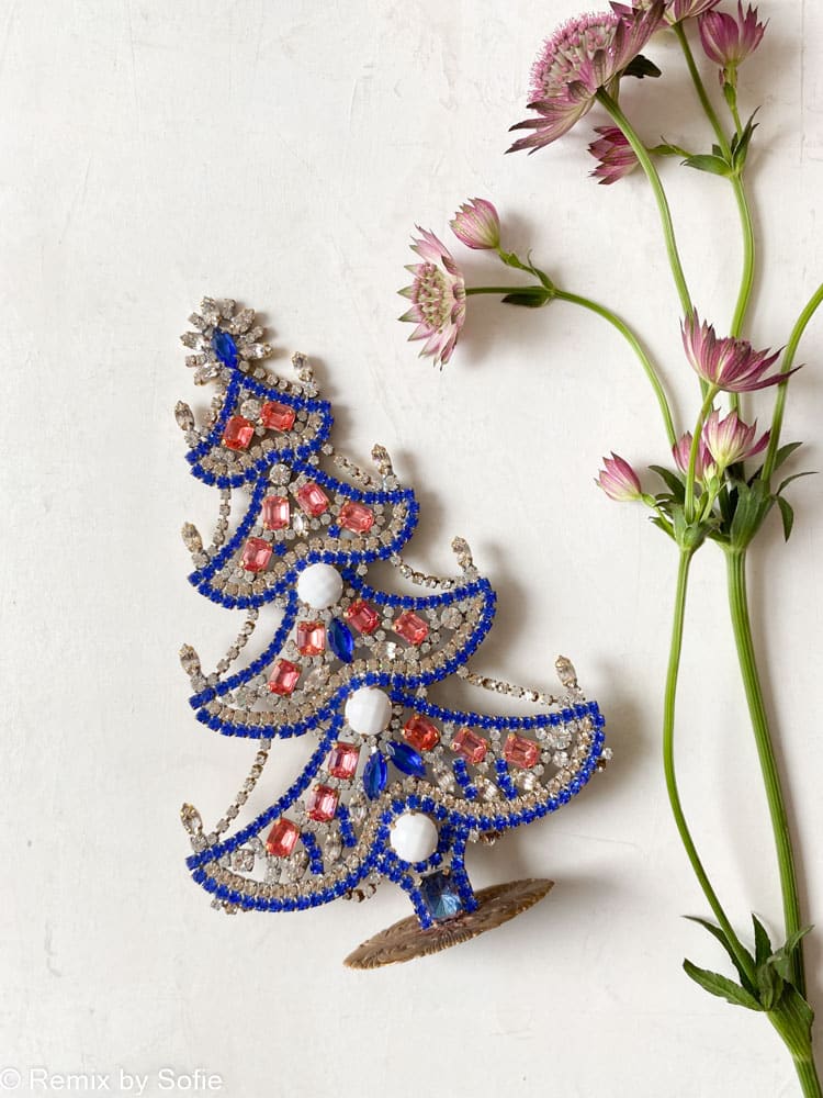 Weihnachtsbäume in Strass, Strass Christbaum, Strassbaum, Weihnachtsbaum in Strass, Weihnachtsbaum in Strass, Weihnachtsbaum in Strassstein, Weihnachtsbaum in Strassstein, Weihnachtsbaum in Strass, Weihnachtsbaum in Strass, Weihnachtsbaum in Strass, Weihnachtsbaum in Strass, Weihnachtsschmuck, Tschechisch Weihnachtsbaum, Remix von sofie,rhinstensjuletræ, Weihnachtsdekorationen, vintage Weihnachten, Weihnachtsbaum aus Tschechien, tschechische Weihnachten