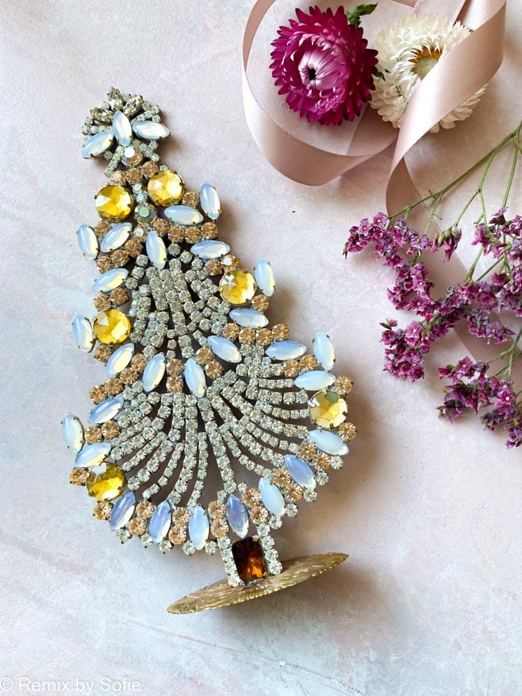 Weihnachtsbäume in Strass, Strass Christbaum, Strassbaum, Weihnachtsbaum in Strass, Weihnachtsbaum in Strass, Weihnachtsbaum in Strassstein, Weihnachtsbaum in Strassstein, Weihnachtsbaum in Strass, Weihnachtsbaum in Strass, Weihnachtsbaum in Strass, Weihnachtsbaum in Strass, Weihnachtsschmuck, Tschechisch Weihnachtsbaum, Remix von sofie,rhinstensjuletræ, Weihnachtsdekorationen, vintage Weihnachten, Weihnachtsbaum aus Tschechien, tschechische Weihnachten
