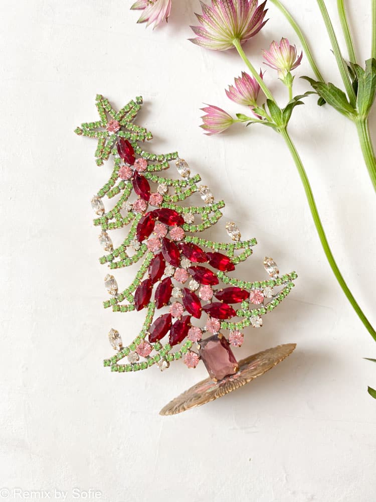 Weihnachtsbäume in Strass, Strass Christbaum, Strassbaum, Weihnachtsbaum in Strass, Weihnachtsbaum in Strass, Weihnachtsbaum in Strassstein, Weihnachtsbaum in Strassstein, Weihnachtsbaum in Strass, Weihnachtsbaum in Strass, Weihnachtsbaum in Strass, Weihnachtsbaum in Strass, Weihnachtsschmuck, Tschechisch Weihnachtsbaum, Remix von sofie,rhinstensjuletræ, Weihnachtsdekorationen, vintage Weihnachten, Weihnachtsbaum aus Tschechien, tschechische Weihnachten