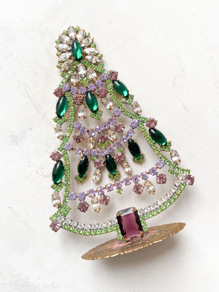 Weihnachtsbäume in Strass, Strass Christbaum, Strassbaum, Weihnachtsbaum in Strass, Weihnachtsbaum in Strass, Weihnachtsbaum in Strassstein, Weihnachtsbaum in Strassstein, Weihnachtsbaum in Strass, Weihnachtsbaum in Strass, Weihnachtsbaum in Strass, Weihnachtsbaum in Strass, Weihnachtsschmuck, Tschechisch Weihnachtsbaum, Remix von sofie,rhinstensjuletræ, Weihnachtsdekorationen, vintage Weihnachten, Weihnachtsbaum aus Tschechien, tschechische Weihnachten