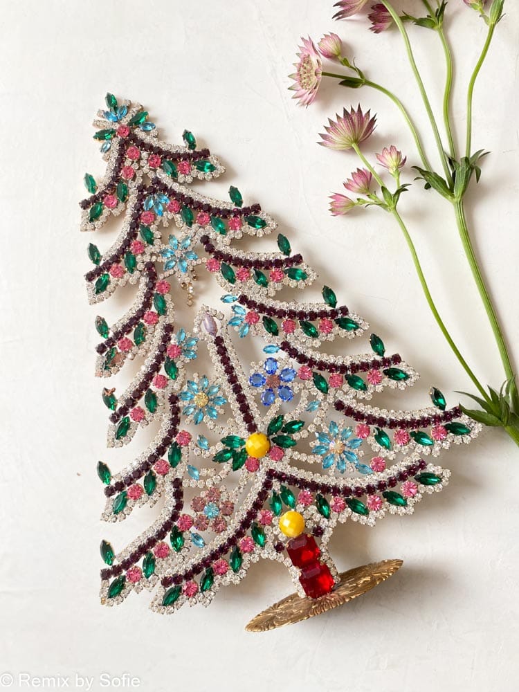 Weihnachtsbäume in Strass, Strass Christbaum, Strassbaum, Weihnachtsbaum in Strass, Weihnachtsbaum in Strass, Weihnachtsbaum in Strassstein, Weihnachtsbaum in Strassstein, Weihnachtsbaum in Strass, Weihnachtsbaum in Strass, Weihnachtsbaum in Strass, Weihnachtsbaum in Strass, Weihnachtsschmuck, Tschechisch Weihnachtsbaum, Remix von sofie,rhinstensjuletræ, Weihnachtsdekorationen, vintage Weihnachten, Weihnachtsbaum aus Tschechien, tschechische Weihnachten