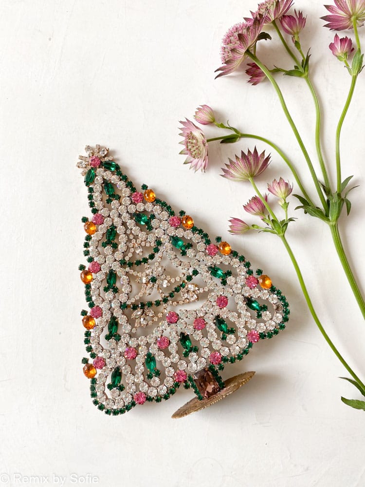 Weihnachtsbäume in Strass, Strass Christbaum, Strassbaum, Weihnachtsbaum in Strass, Weihnachtsbaum in Strass, Weihnachtsbaum in Strassstein, Weihnachtsbaum in Strassstein, Weihnachtsbaum in Strass, Weihnachtsbaum in Strass, Weihnachtsbaum in Strass, Weihnachtsbaum in Strass, Weihnachtsschmuck, Tschechisch Weihnachtsbaum, Remix von sofie,rhinstensjuletræ, Weihnachtsdekorationen, vintage Weihnachten, Weihnachtsbaum aus Tschechien, tschechische Weihnachten