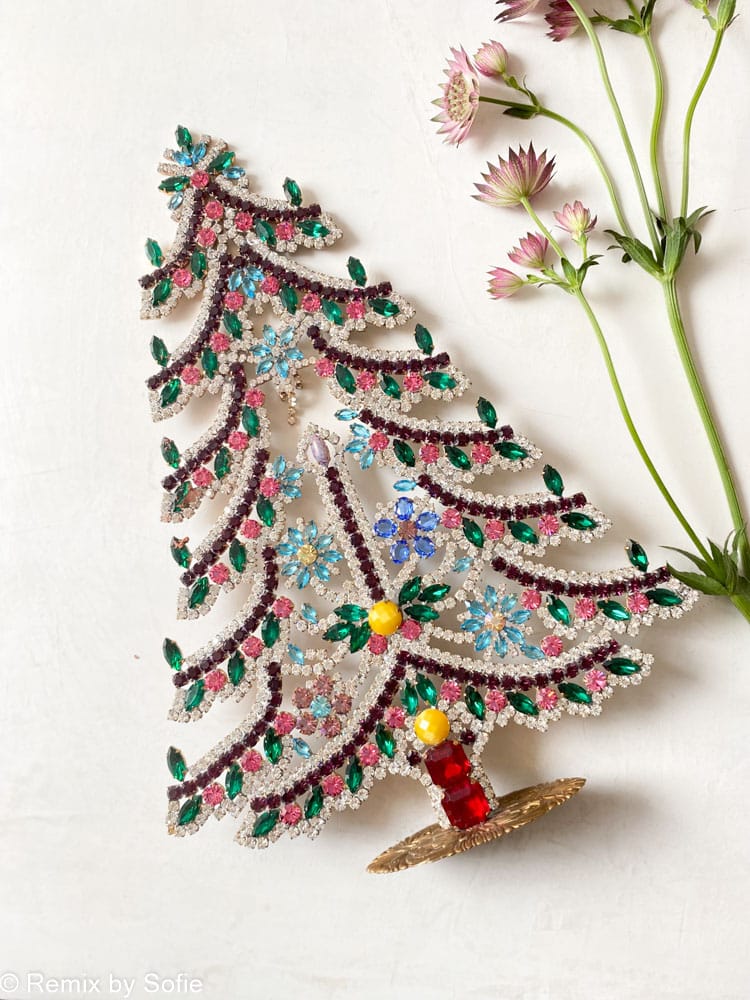 Weihnachtsbäume in Strass, Strass Christbaum, Strassbaum, Weihnachtsbaum in Strass, Weihnachtsbaum in Strass, Weihnachtsbaum in Strassstein, Weihnachtsbaum in Strassstein, Weihnachtsbaum in Strass, Weihnachtsbaum in Strass, Weihnachtsbaum in Strass, Weihnachtsbaum in Strass, Weihnachtsschmuck, Tschechisch Weihnachtsbaum, Remix von sofie,rhinstensjuletræ, Weihnachtsdekorationen, vintage Weihnachten, Weihnachtsbaum aus Tschechien, tschechische Weihnachten