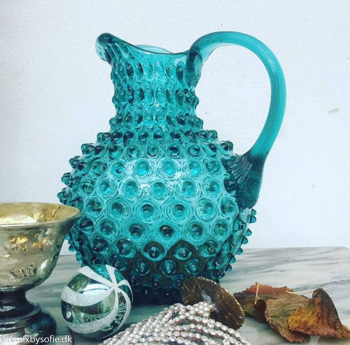 porcupine pitcher, pitcher in porcupine jar, glass pitcher, pitcher anna von lipa, pitcher in porcupine jar, glass pitcher, pitcher porcupine jar, porcupine pitcher, anna von lipa pitcher, pitcher aus anna von lipa, anna von lipa retailer, Remix von sofie, anna von lipa glas, hobnail jug, jug anna von lipa, remix von sofie