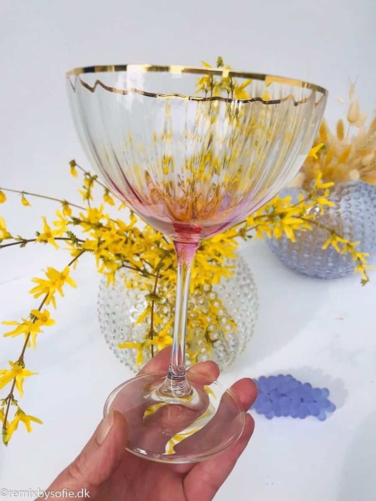 Champagnerschale in rosa mit Gold