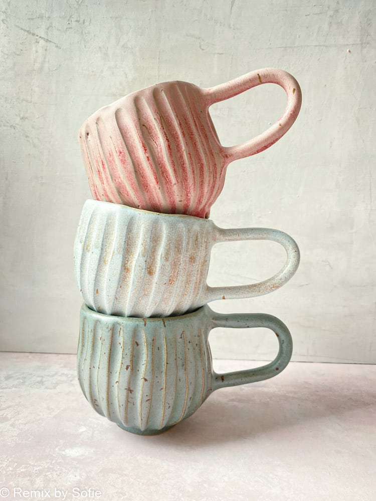 Schöne Tasse mit breiten Rillen in Minzblau, Tasse in Minzblau, Keramikbecher, Keramikbecher, gelbe Tasse, Remix von Sophie, Mia Limettenbirke.