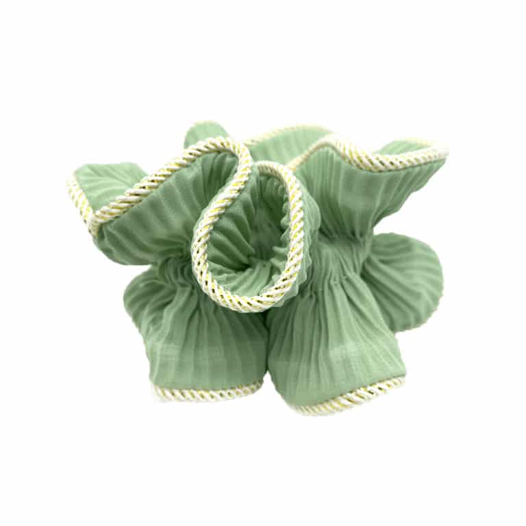 Remix von Sofie, Schleife von Stark, Haarclip, Haarschmuck, Haarzubehör, Haarstyling, Scrunchie, Lilie Scrunchie.