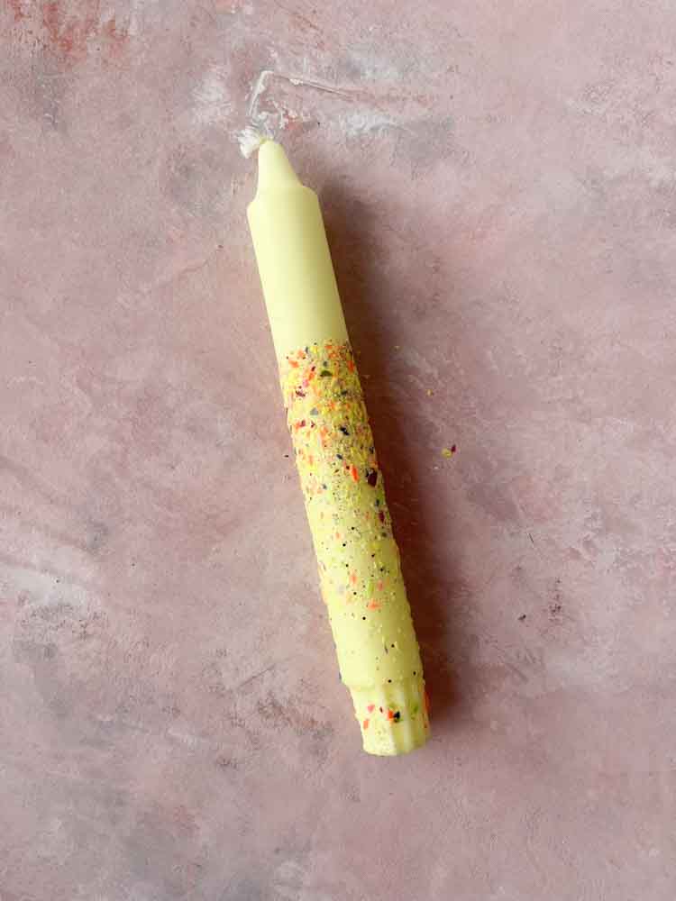 Kerzen, Kerzen, handgetauchte Kerzen, lustige Kerzen, dekorative Kerzen, Pastellkerzen, Kerzen mit Glitter, Kerzen mit Konfetti, Kerzen mit Smileys.